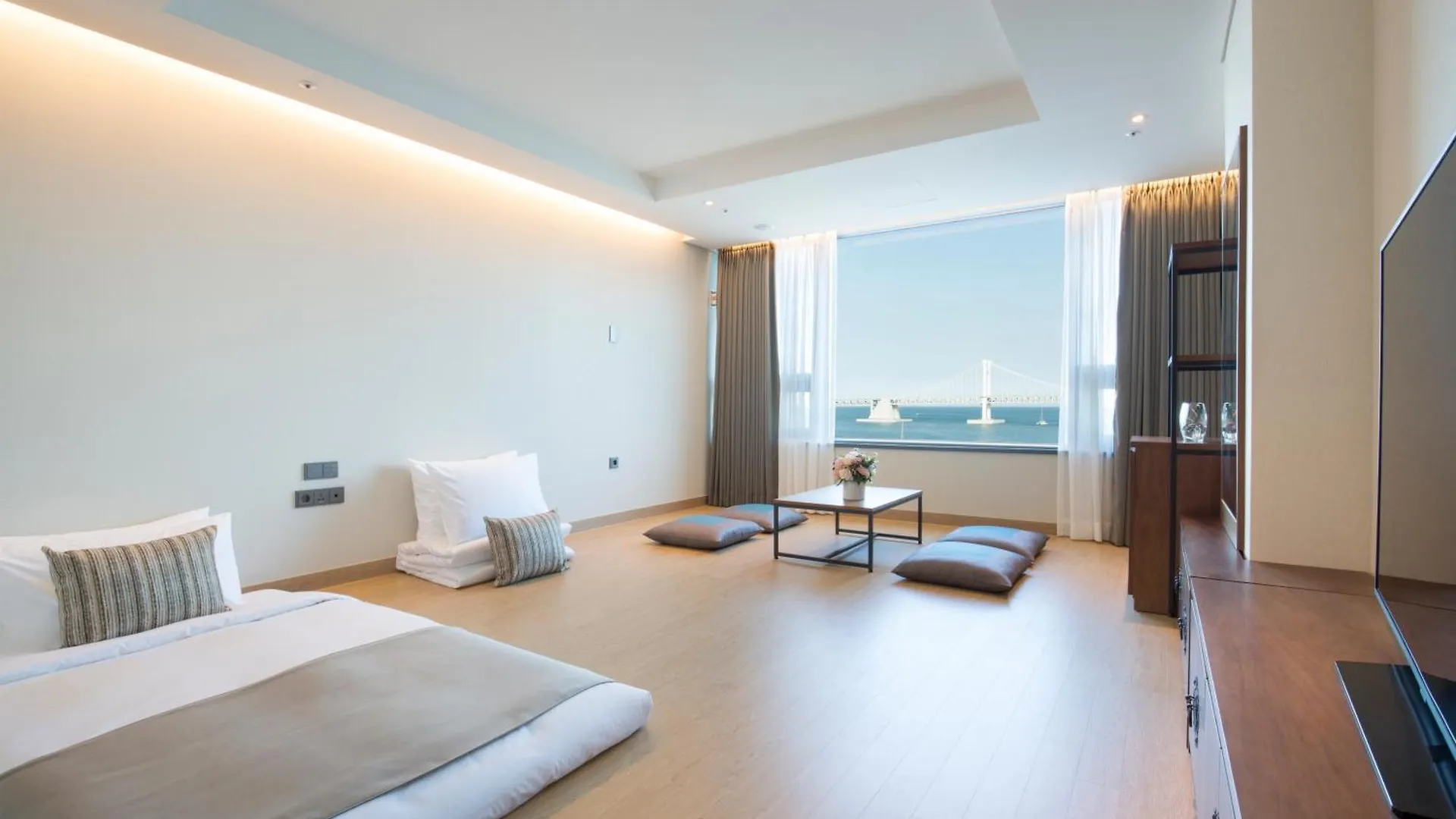 Hotel Central Bay Busan